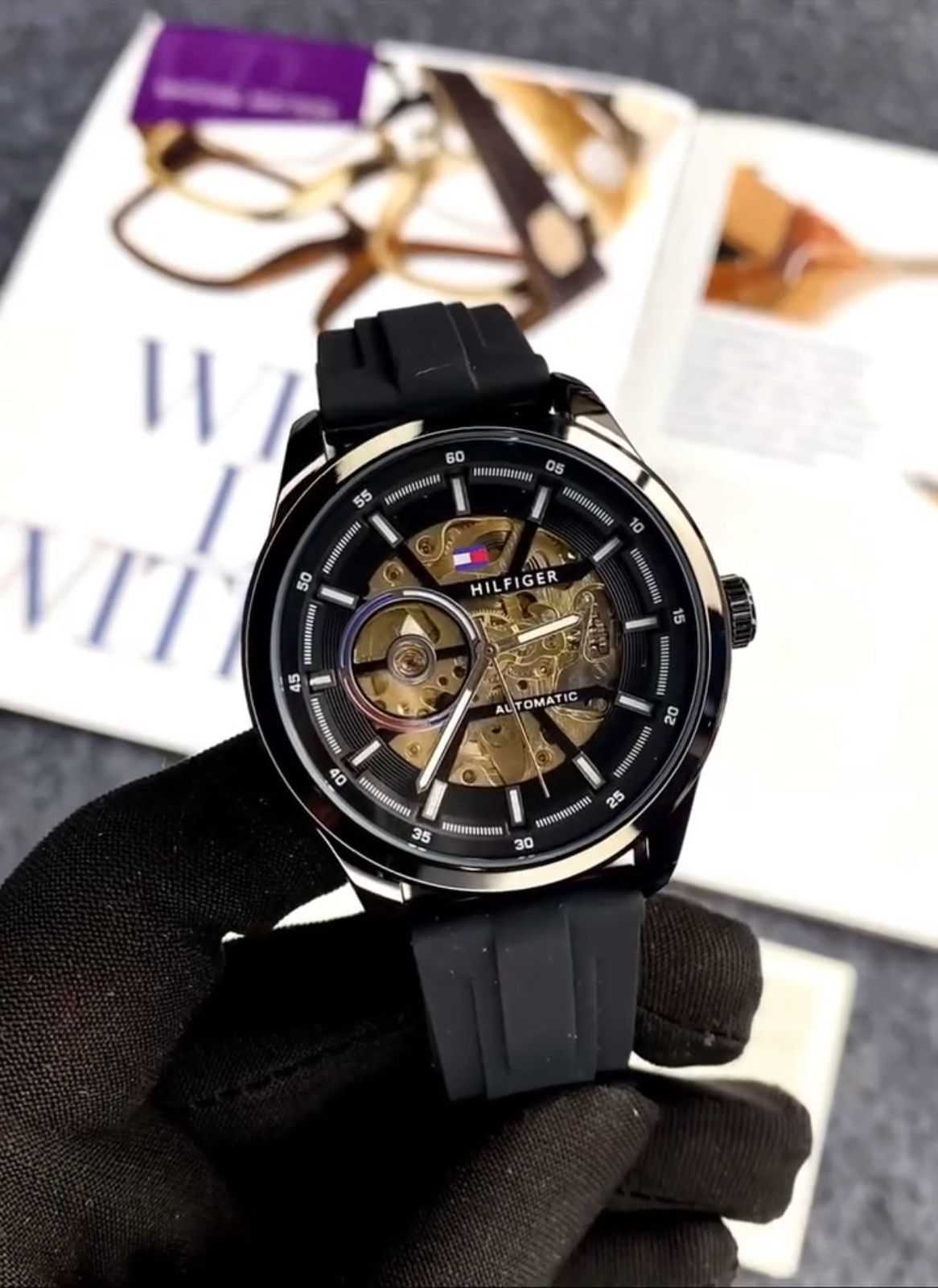 TOMMY HILFIGER II Premium Watch